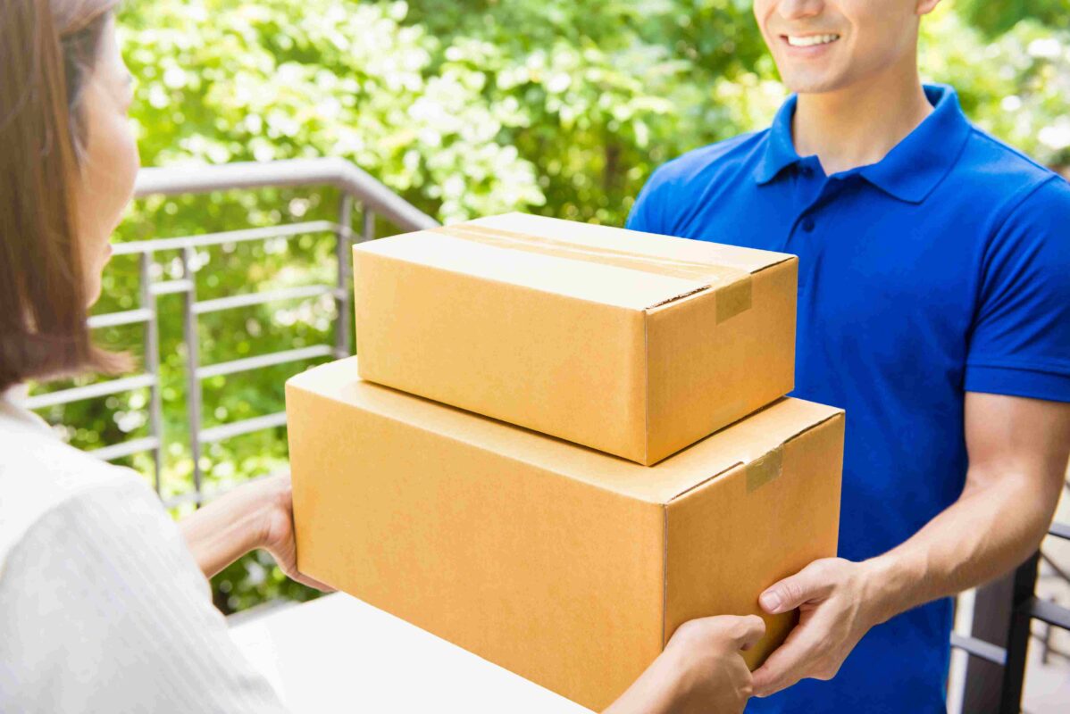 Asuransi pengiriman adalah perlindungan dari jasa pengiriman terhadap kehilangan atau kerusakan barang. Ketahui seputar asuransi pengiriman barang berikut ini!