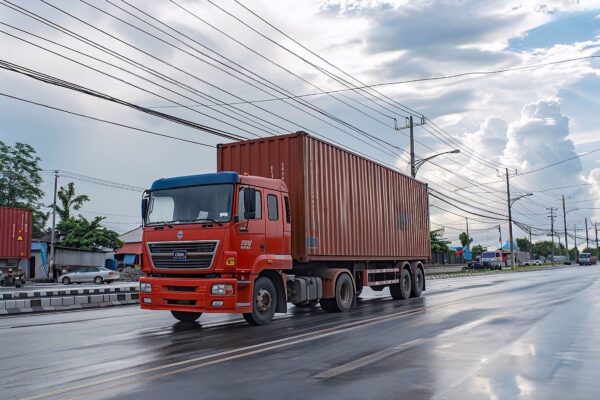 Jasa Trucking Surabaya Jakarta untuk Pengiriman Barang